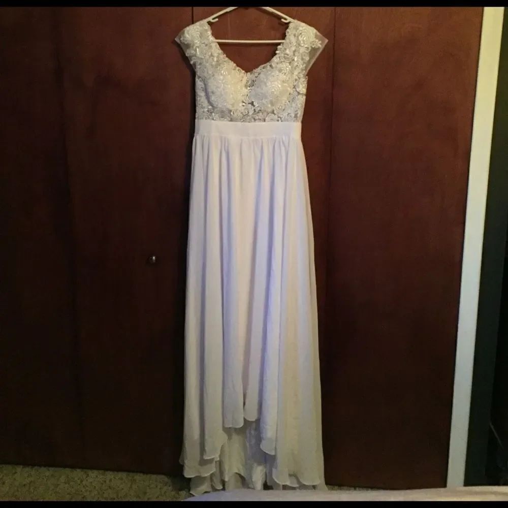 NWOT white wedding dress lace on top RB2